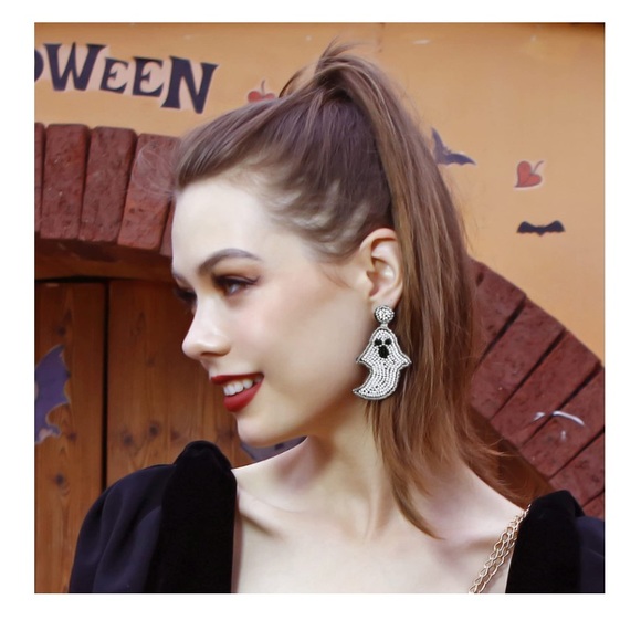 New! Women’s Beaded Rhinestone Bling Ghost Boo Halloween Earnings Set - Picture 4 of 6